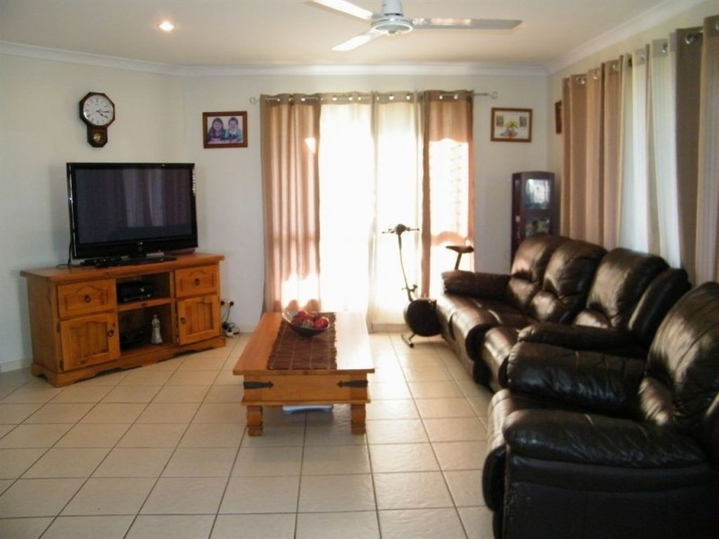 16 Reef Parade, East Mackay QLD 4740