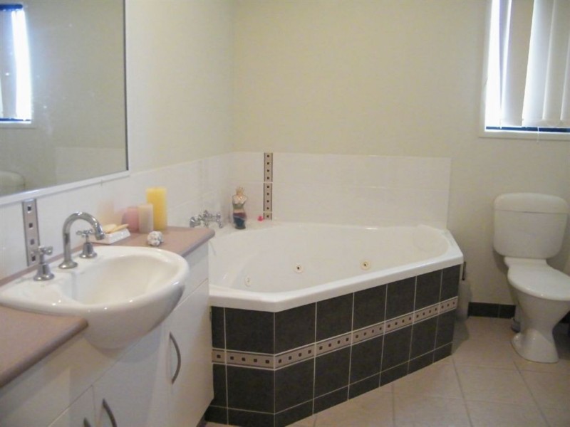 16 Reef Parade, East Mackay QLD 4740