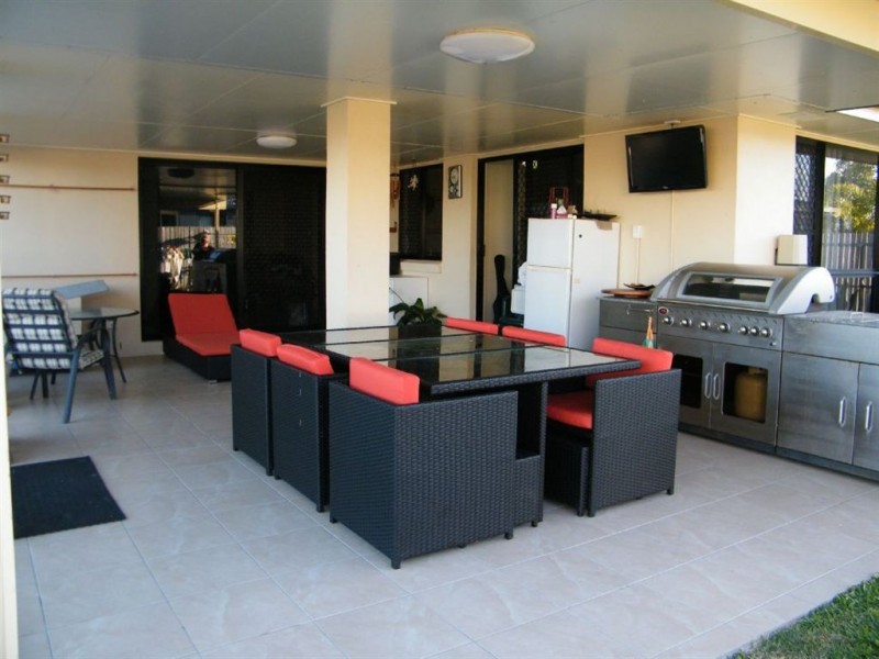 16 Reef Parade, East Mackay QLD 4740