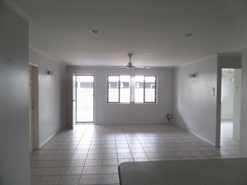 2/379 Shakespeare Street, Mackay QLD 4740