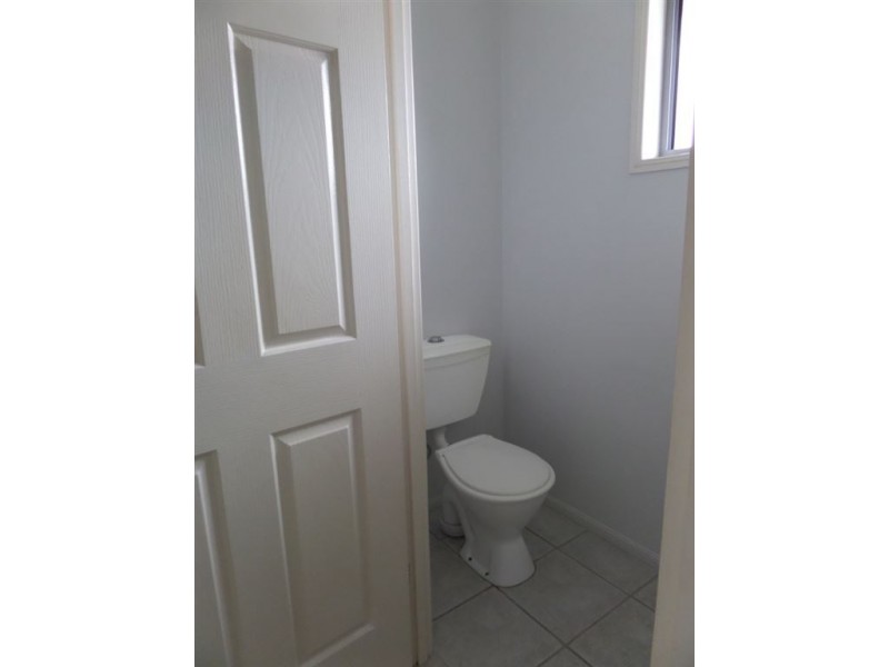 2/379 Shakespeare Street, Mackay QLD 4740