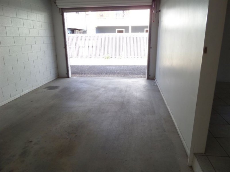 2/379 Shakespeare Street, Mackay QLD 4740