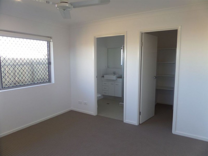 10 Roseville Street, Andergrove QLD 4740