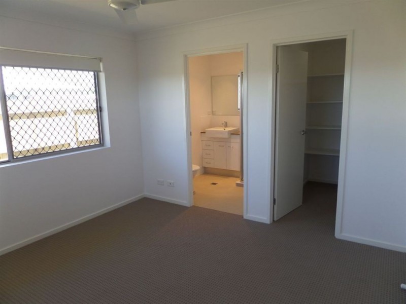 10 Roseville Street, Andergrove QLD 4740