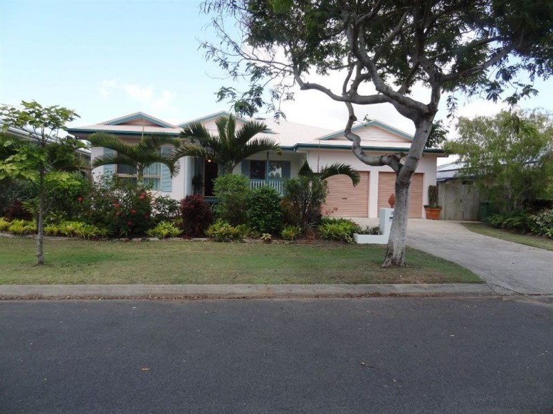 11 Admiralty Way, Bucasia QLD 4750