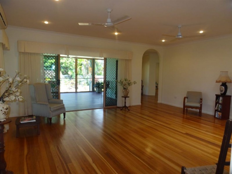 11 Admiralty Way, Bucasia QLD 4750