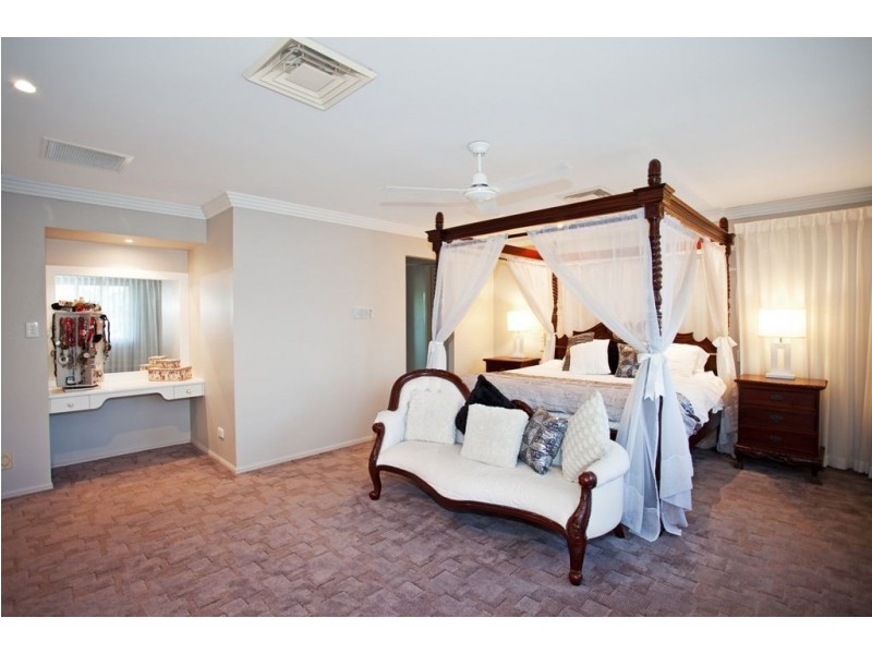 1 Glenhorn Close, West Mackay QLD 4740