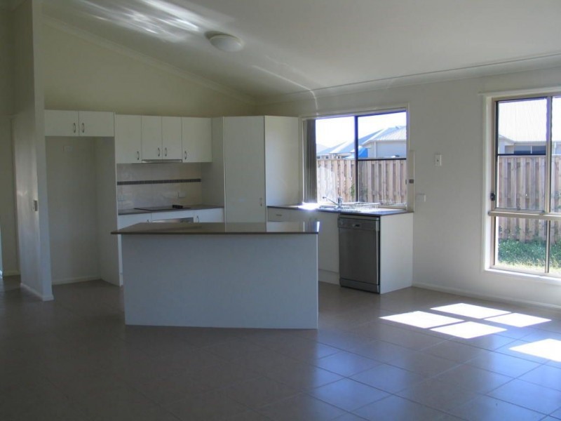 45 Whitehaven Drive, Blacks Beach QLD 4740