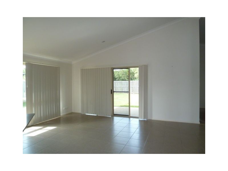 45 Whitehaven Drive, Blacks Beach QLD 4740