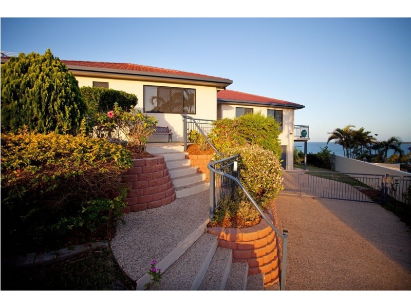 10 Rainbow Crescent, Blacks Beach QLD 4740