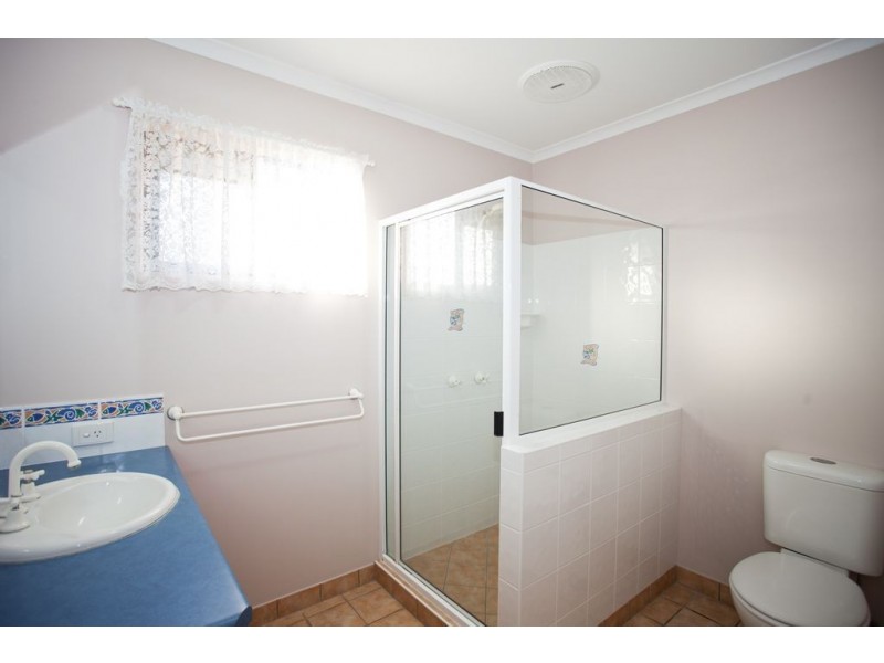 10 Rainbow Crescent, Blacks Beach QLD 4740