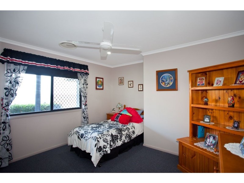 10 Rainbow Crescent, Blacks Beach QLD 4740