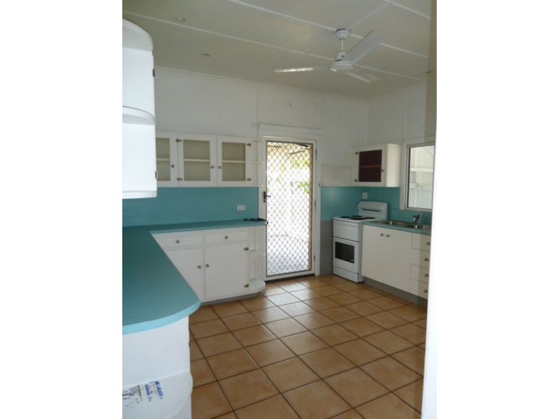6 Macarthur Street, South Mackay QLD 4740