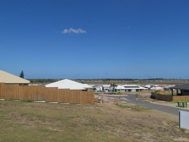 4 Bensara Crescent, Beaconsfield QLD 4740