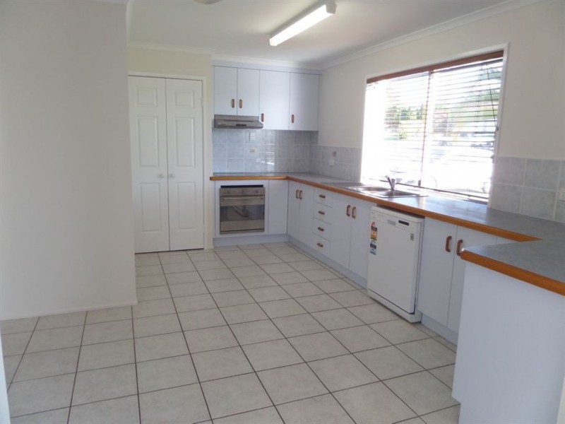 8 Langer Street, Eimeo QLD 4740