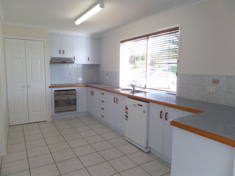 8 Langer Street, Eimeo QLD 4740