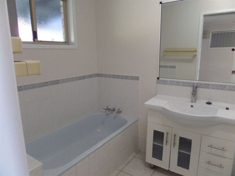 8 Langer Street, Eimeo QLD 4740