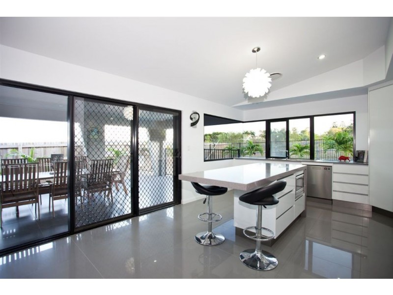 3 McIlwraith Way, Rural View QLD 4740