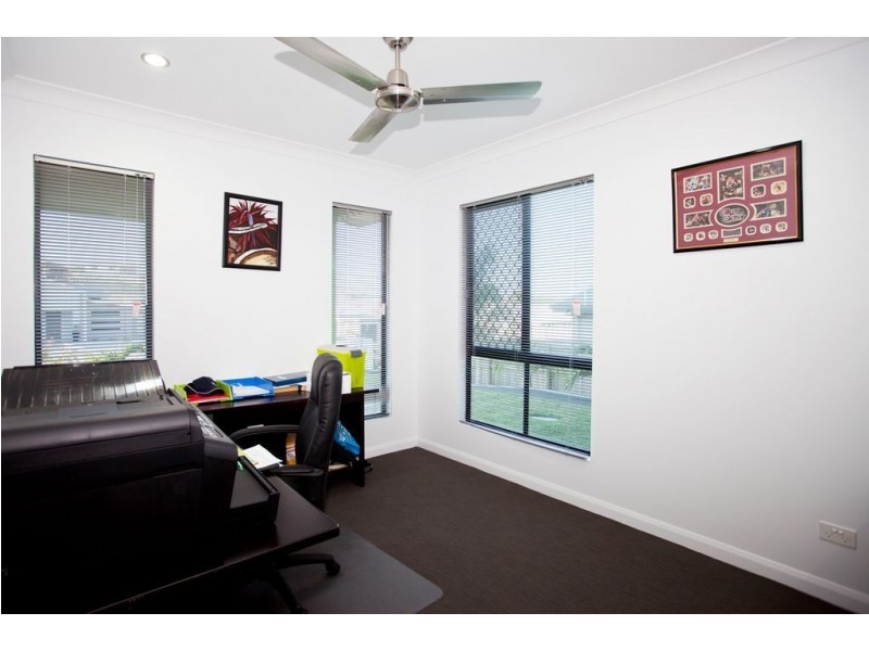 3 McIlwraith Way, Rural View QLD 4740