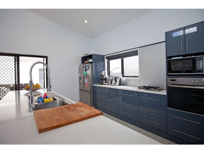 25 Kensington Court, Glenella QLD 4740
