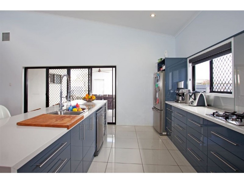 25 Kensington Court, Glenella QLD 4740