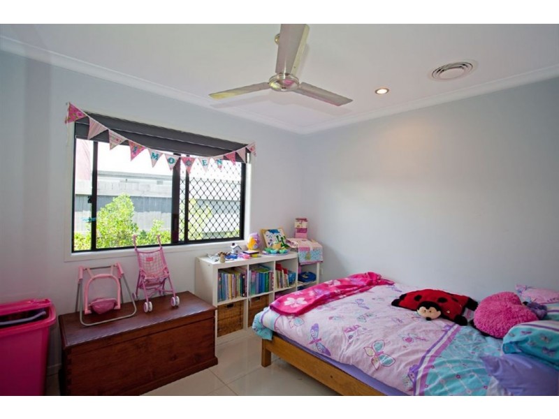 25 Kensington Court, Glenella QLD 4740