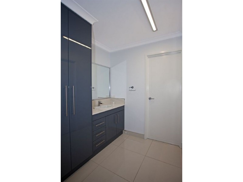 25 Kensington Court, Glenella QLD 4740