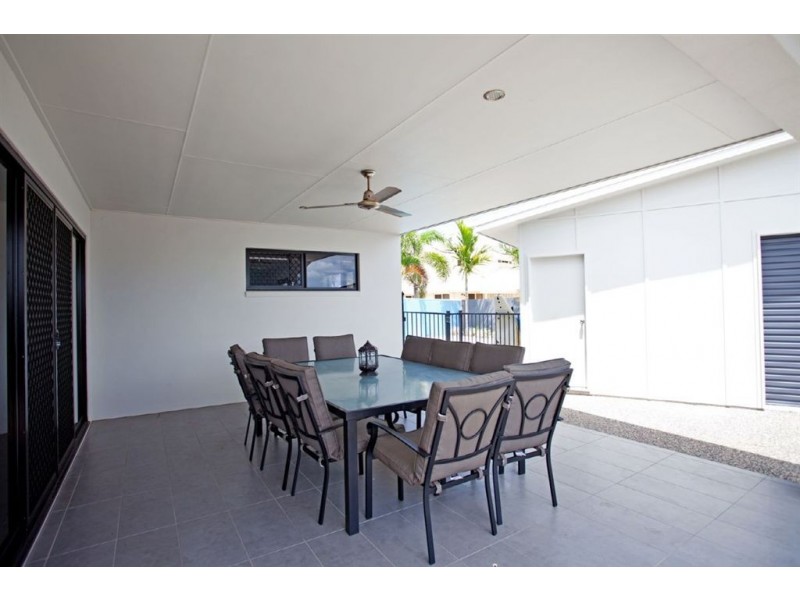 25 Kensington Court, Glenella QLD 4740