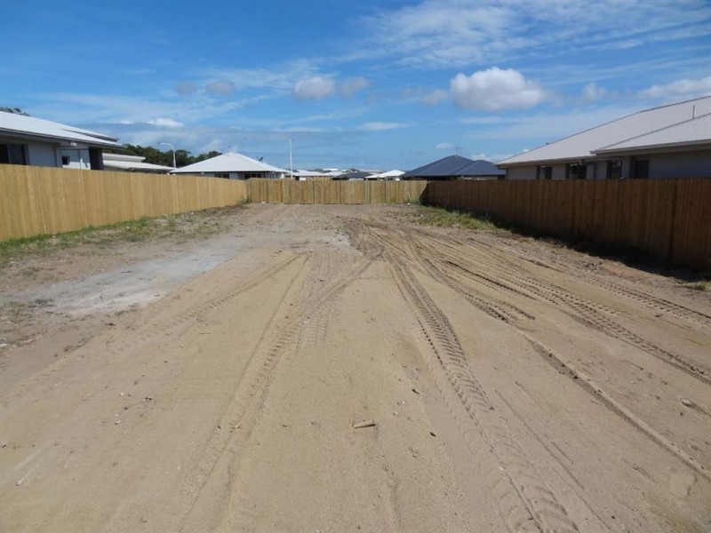 16 Majesty Street, Rural View QLD 4740