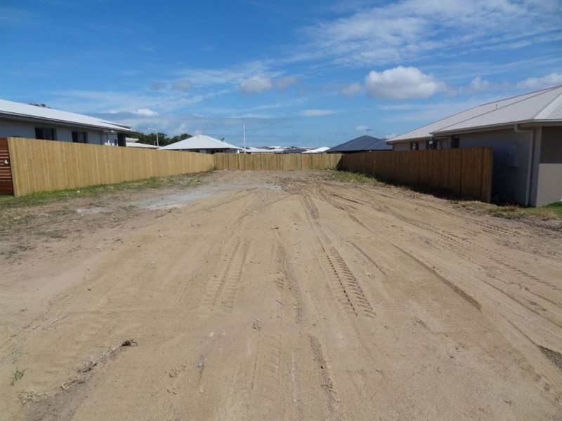 16 Majesty Street, Rural View QLD 4740