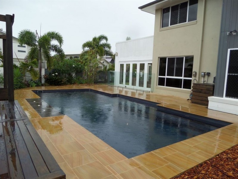 8 Seafarer Court, Blacks Beach QLD 4740