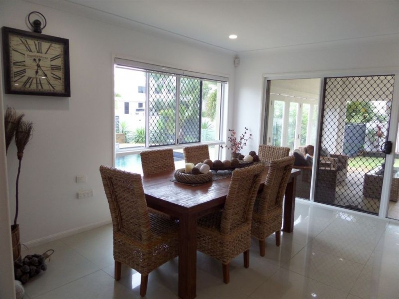 8 Seafarer Court, Blacks Beach QLD 4740