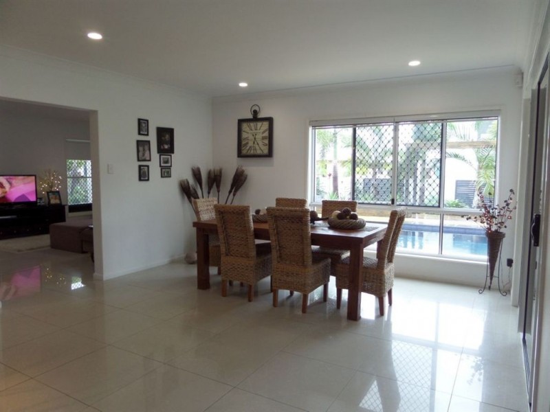 8 Seafarer Court, Blacks Beach QLD 4740