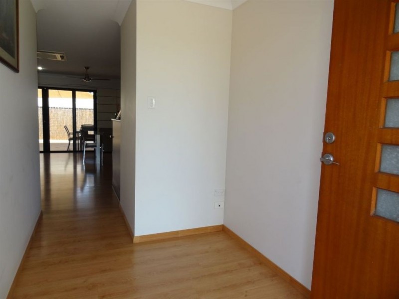 6 Porpoise Place, Andergrove QLD 4740