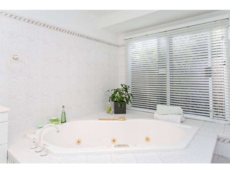 16 Kirkconell Street, Beaconsfield QLD 4740