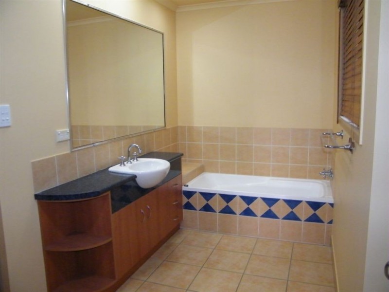 2/59 Carlyle Street, Mackay QLD 4740