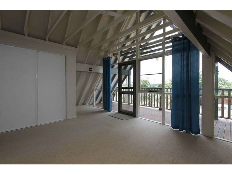 8 Weigands Road, Alexandra QLD 4740