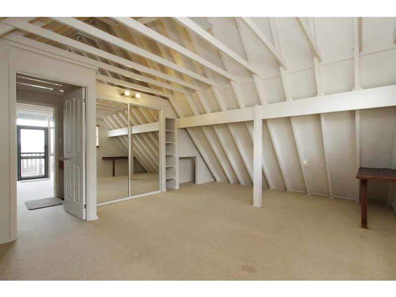 8 Weigands Road, Alexandra QLD 4740