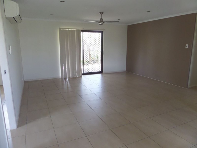 1/24 Eva Parade, Glenella QLD 4740