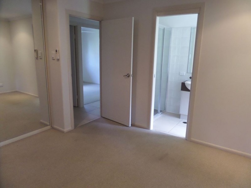 1/24 Eva Parade, Glenella QLD 4740