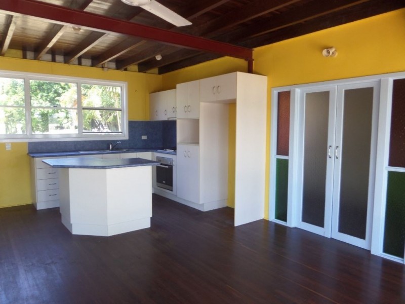 2 Sunset Blvd, Eimeo QLD 4740