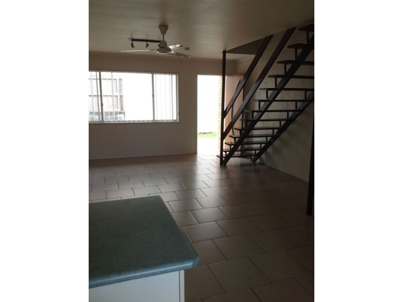 4/6 Byron Street, Mackay QLD 4740
