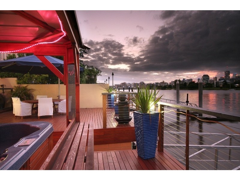 L 5 RP 12552 Wynnum Road, Norman Park QLD 4170