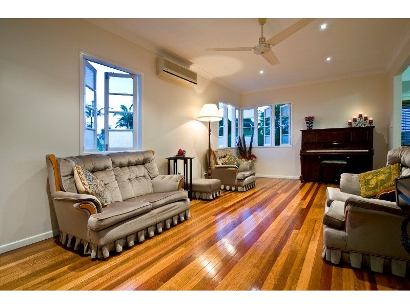 32 Bentley Street, Morningside QLD 4170