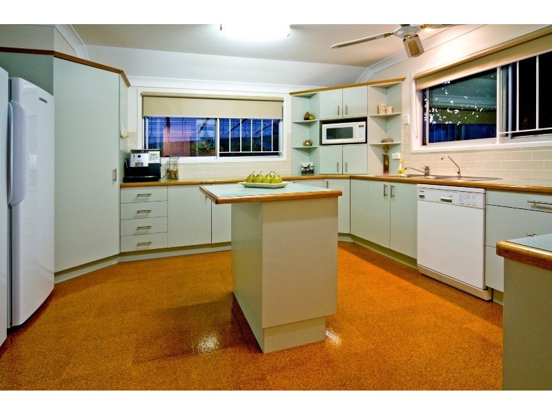 32 Bentley Street, Morningside QLD 4170