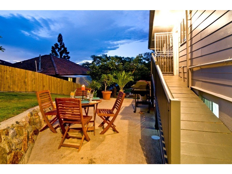 32 Bentley Street, Morningside QLD 4170
