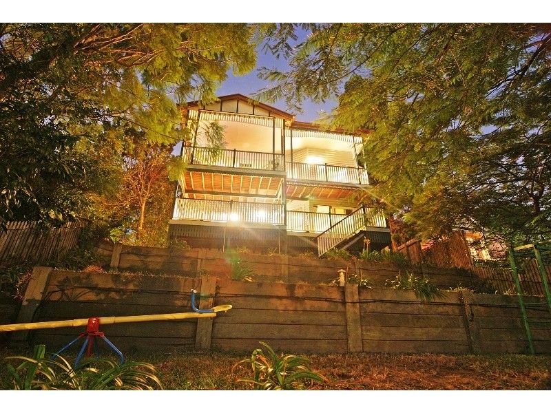 32 Wentworth Parade, Balmoral QLD 4171