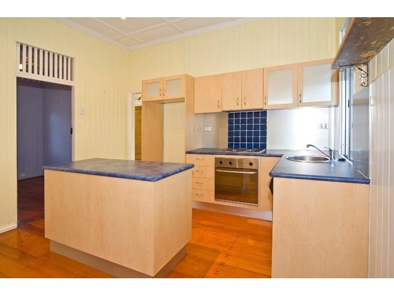 42 Belgrave Street, Balmoral QLD 4171