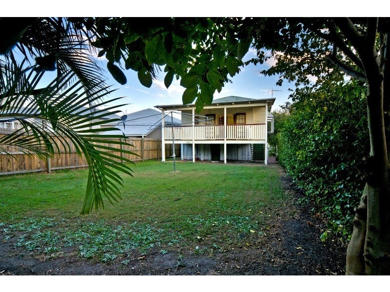 42 Belgrave Street, Balmoral QLD 4171