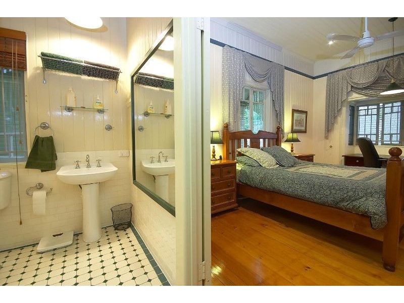 24 Forbes Street, Hawthorne QLD 4171